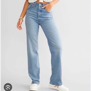 Levi's Women's Light Blue Straight Leg Jeans